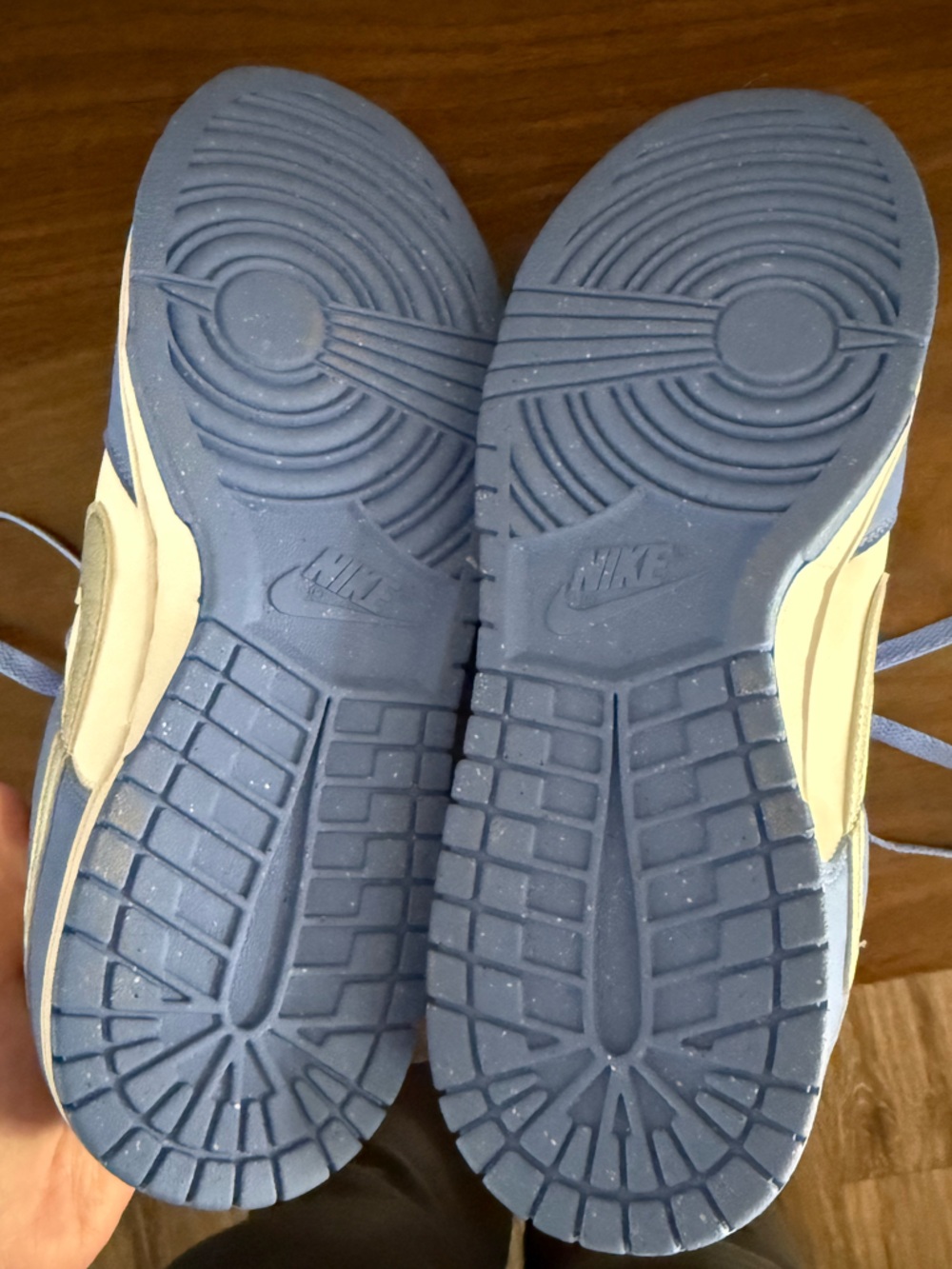 Nikes never worn - Picture 8 of 8